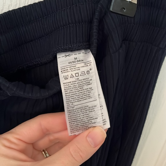 Banana Republic joggers - Navy - “dressy” casual - Picture 6 of 6